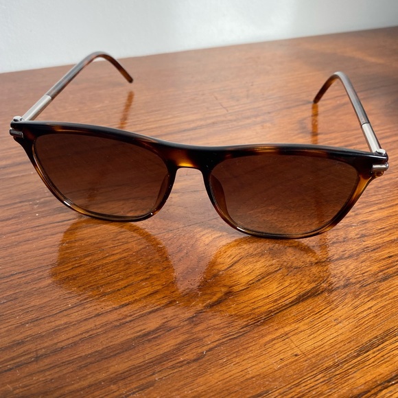 Marc Jacobs Tortoise Sunglasses - Picture 14 of 15